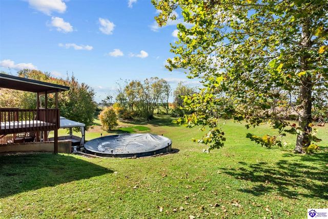 115 Rolling Oaks Drive, Vine Grove, KY 40175