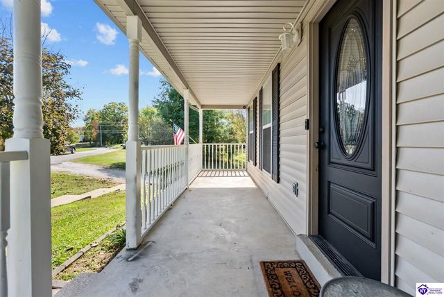 115 Rolling Oaks Drive, Vine Grove, KY 40175
