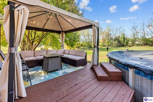 115 Rolling Oaks Drive, Vine Grove, KY 40175