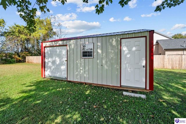 115 Rolling Oaks Drive, Vine Grove, KY 40175
