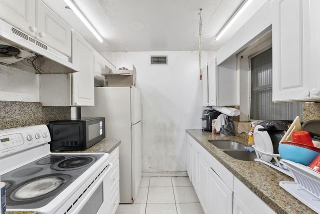 29 S D Street, Lake Worth Beach, FL 33460