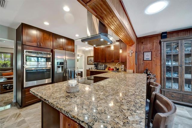 9782 55TH AVENUE N, St Petersburg, FL 33708