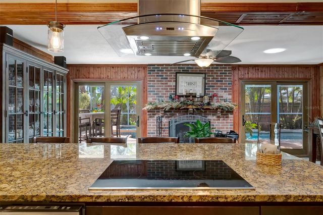 9782 55TH AVENUE N, St Petersburg, FL 33708