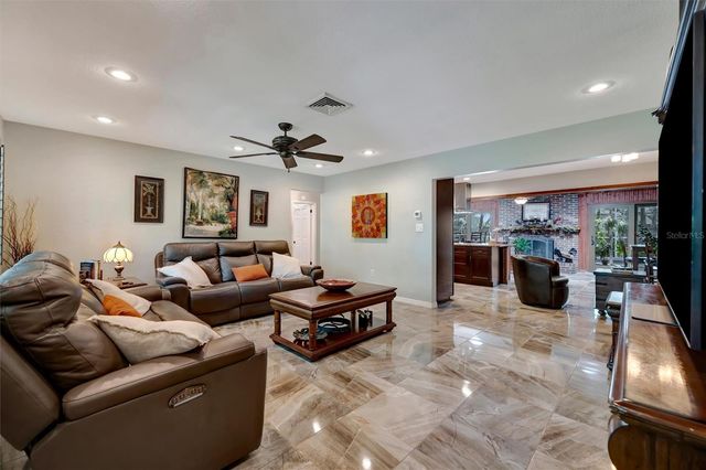 9782 55TH AVENUE N, St Petersburg, FL 33708