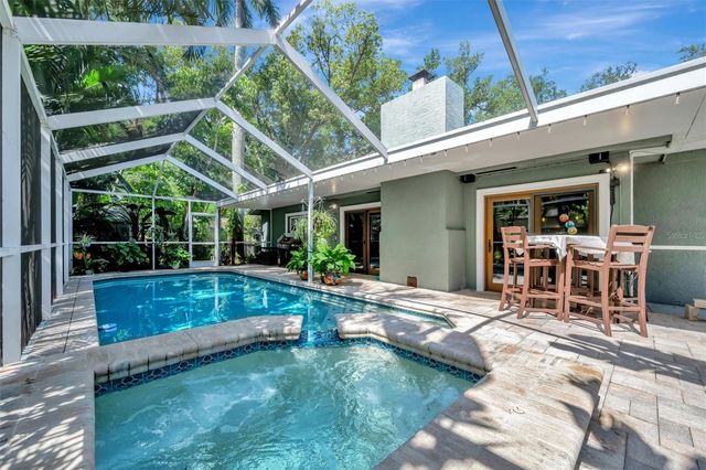 9782 55TH AVENUE N, St Petersburg, FL 33708