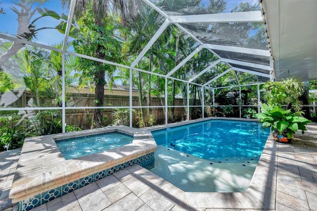 9782 55TH AVENUE N, St Petersburg, FL 33708