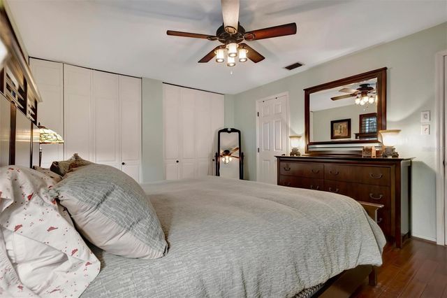 9782 55TH AVENUE N, St Petersburg, FL 33708