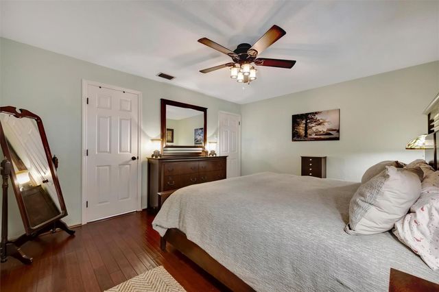 9782 55TH AVENUE N, St Petersburg, FL 33708