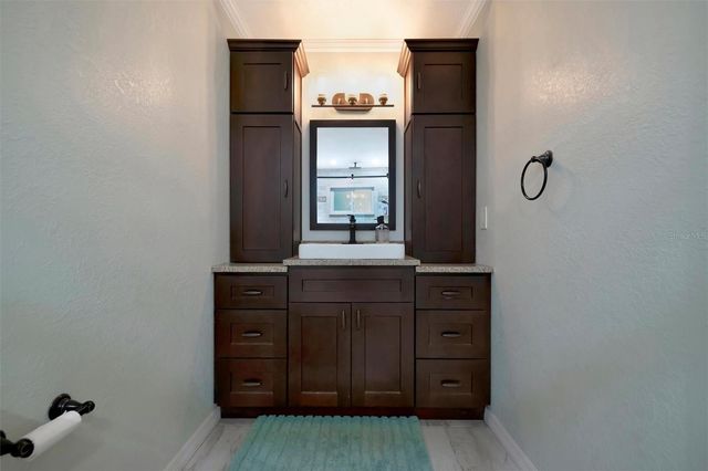 9782 55TH AVENUE N, St Petersburg, FL 33708