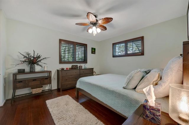 9782 55TH AVENUE N, St Petersburg, FL 33708