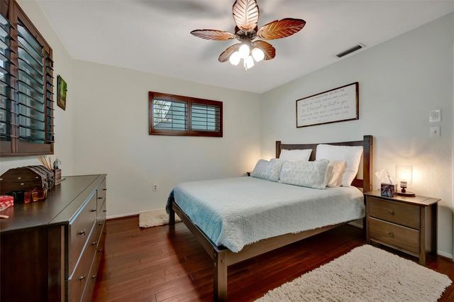 9782 55TH AVENUE N, St Petersburg, FL 33708