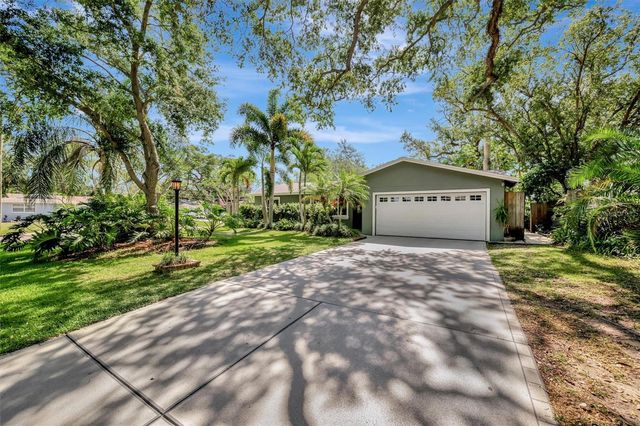 9782 55TH AVENUE N, St Petersburg, FL 33708