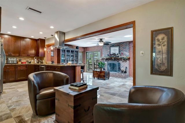 9782 55TH AVENUE N, St Petersburg, FL 33708