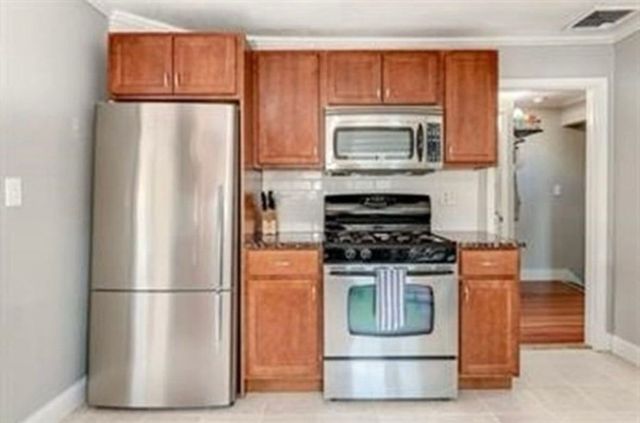 9 P Street 3, Boston, MA 02127