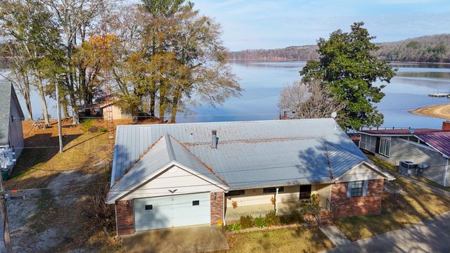 405 CREEKSIDE DR, Cherokee, AL 35616