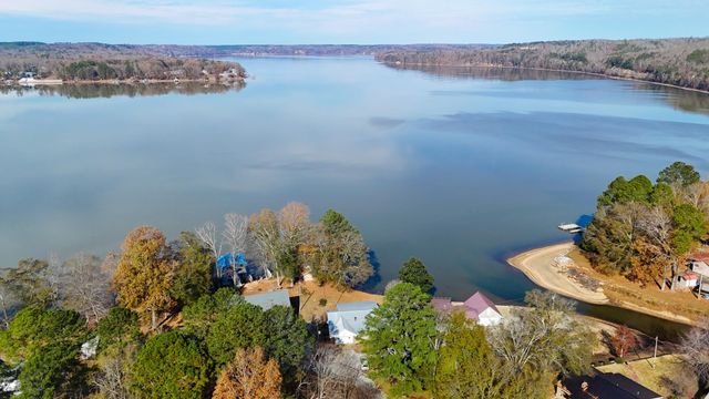 405 CREEKSIDE DR, Cherokee, AL 35616