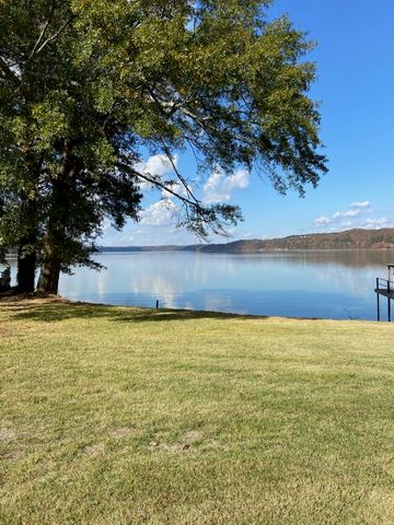 405 CREEKSIDE DR, Cherokee, AL 35616