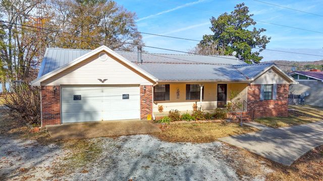 405 CREEKSIDE DR, Cherokee, AL 35616