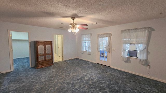 405 CREEKSIDE DR, Cherokee, AL 35616