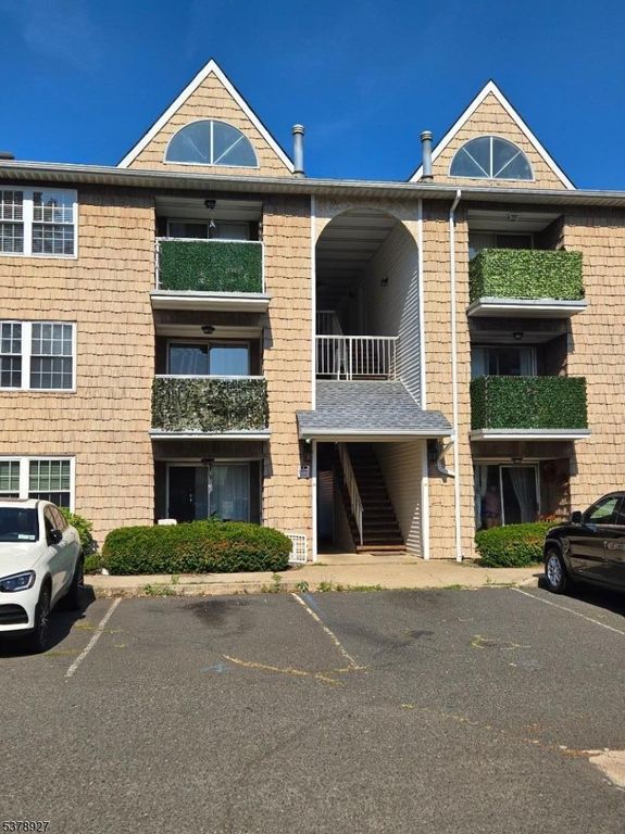 513 Cherry StCondo/Coop/Town 1C, Elizabeth City, NJ 07208