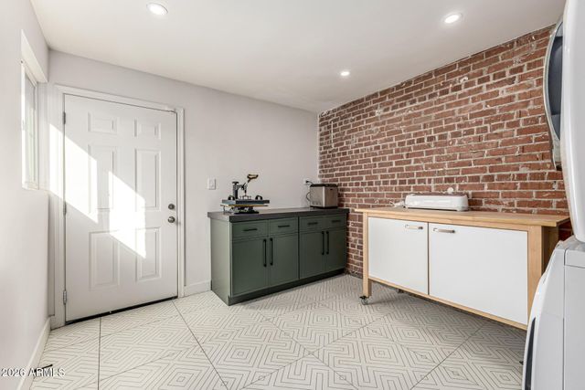 2539 E CAMPBELL Avenue, Phoenix, AZ 85016