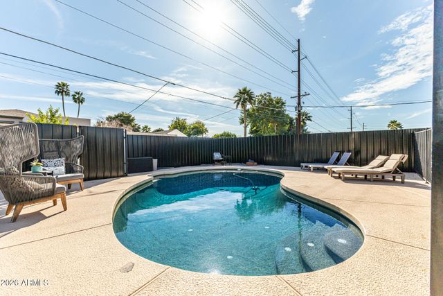 2539 E CAMPBELL Avenue, Phoenix, AZ 85016