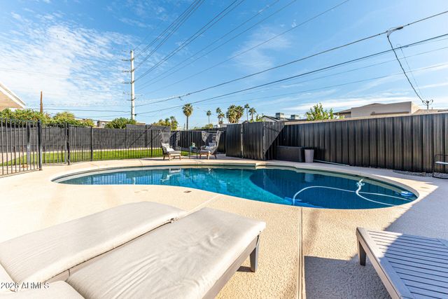 2539 E CAMPBELL Avenue, Phoenix, AZ 85016