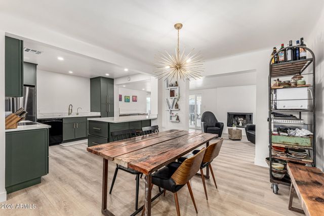 2539 E CAMPBELL Avenue, Phoenix, AZ 85016