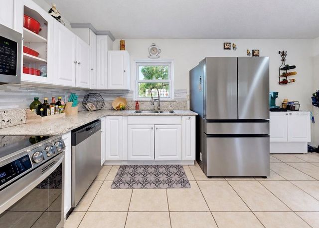 11004 RIVERVIEW DRIVE, Riverview, FL 33578