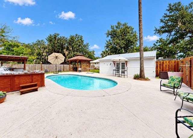 11004 RIVERVIEW DRIVE, Riverview, FL 33578