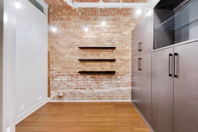 1000 W Washington Boulevard 145, Chicago, IL 60607
