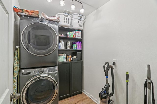 7124 Via Dono DR, Austin, TX 78749