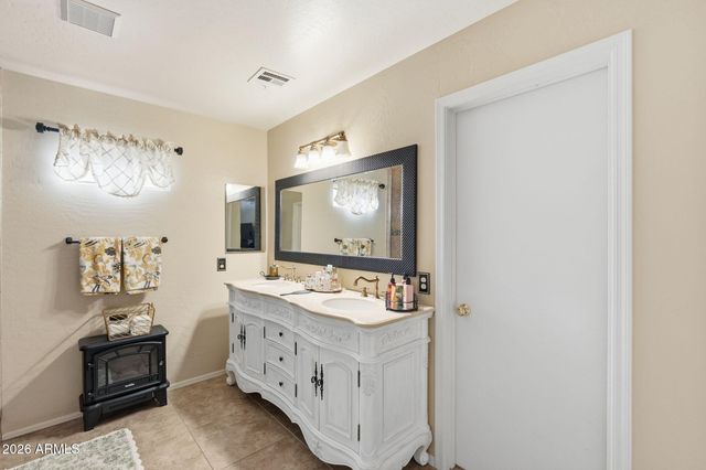 28650 N OBSIDIAN Drive, San Tan Valley, AZ 85143