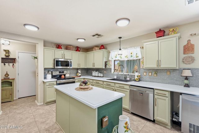 28650 N OBSIDIAN Drive, San Tan Valley, AZ 85143