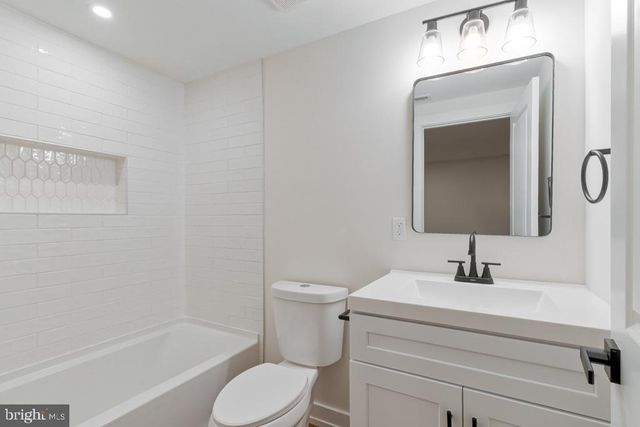 10 N HILLTOP AVE, Somerdale, NJ 08083