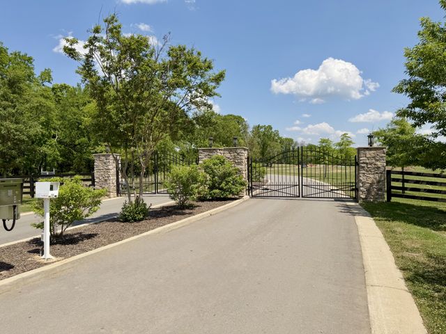 1501 St Charles Drive, Arrington, TN 37014