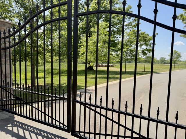 1501 St Charles Drive, Arrington, TN 37014