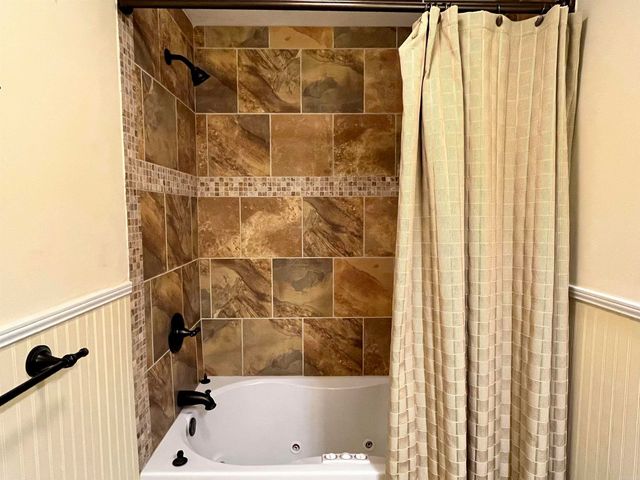 200 Pretti Pt Apt F2, Hot Springs, AR 71913