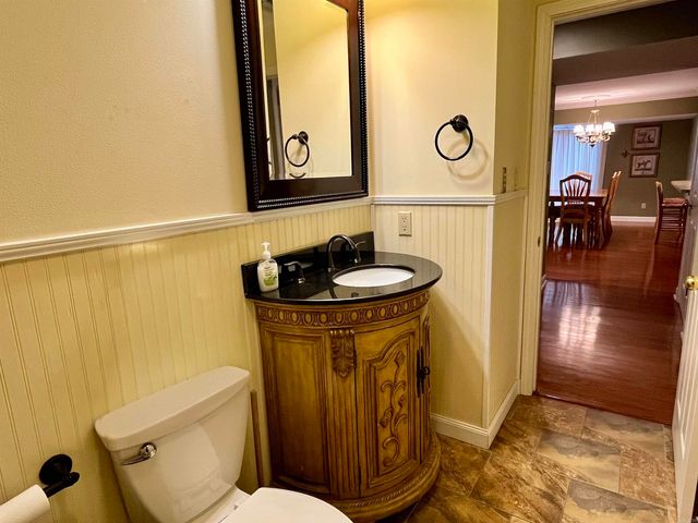 200 Pretti Pt Apt F2, Hot Springs, AR 71913