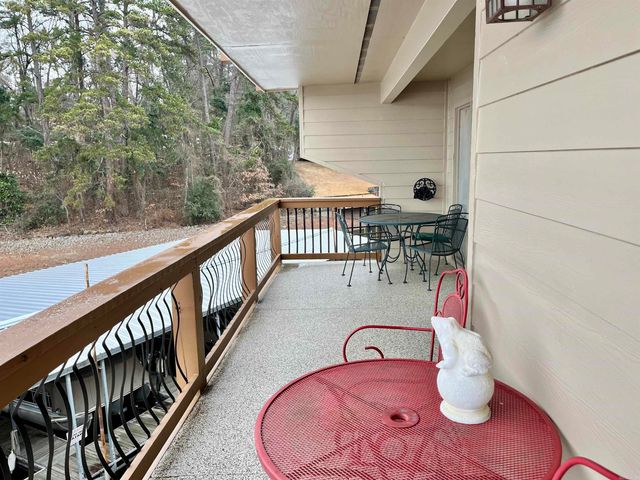 200 Pretti Pt Apt F2, Hot Springs, AR 71913