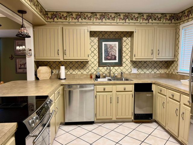 200 Pretti Pt Apt F2, Hot Springs, AR 71913