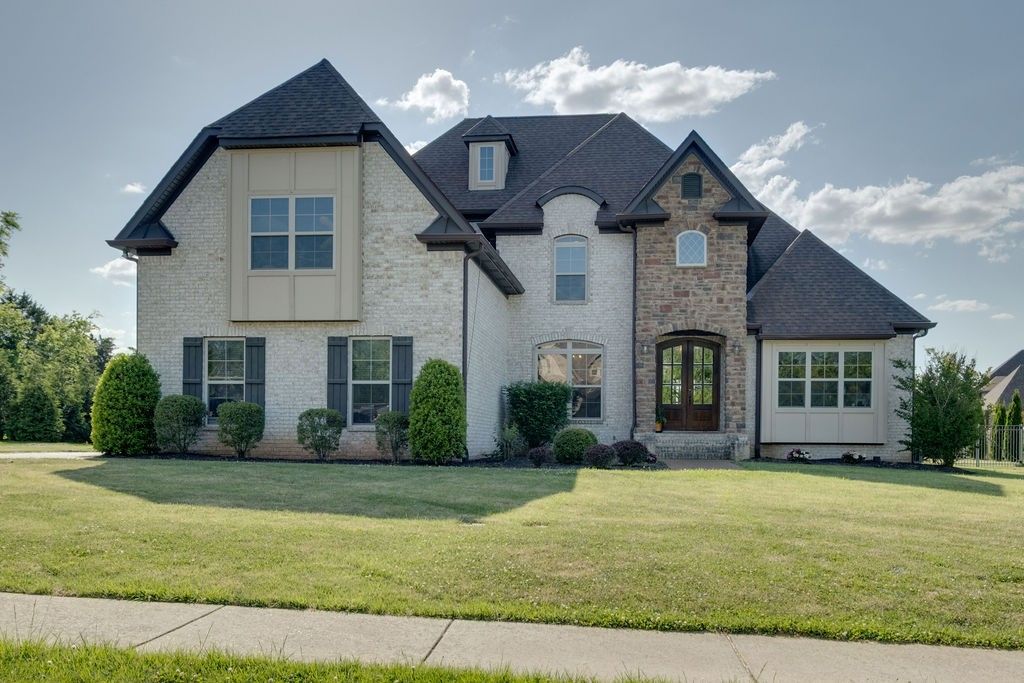 902 Larkspur Ln, Lebanon, TN 37087