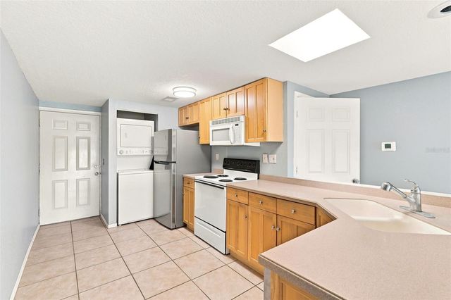 6714 NINA ROSA DRIVE B, Orlando, FL 32819
