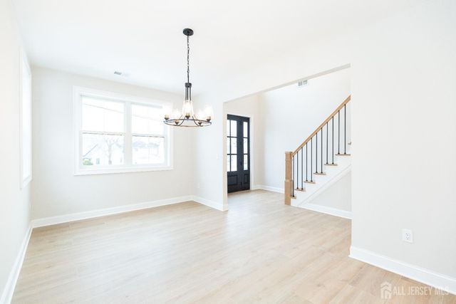 7 Altamont Road, Edison, NJ 08817