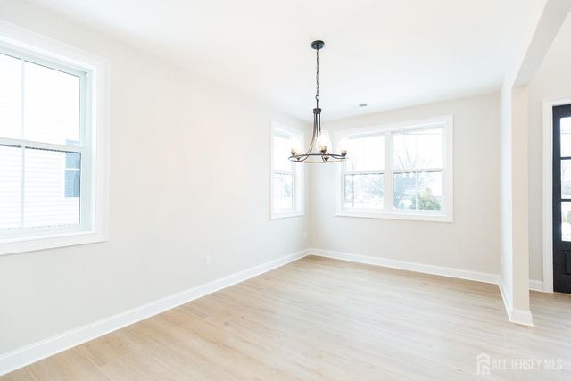 7 Altamont Road, Edison, NJ 08817