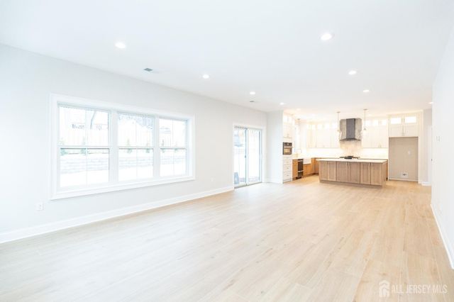 7 Altamont Road, Edison, NJ 08817