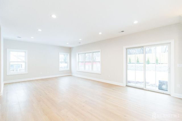 7 Altamont Road, Edison, NJ 08817