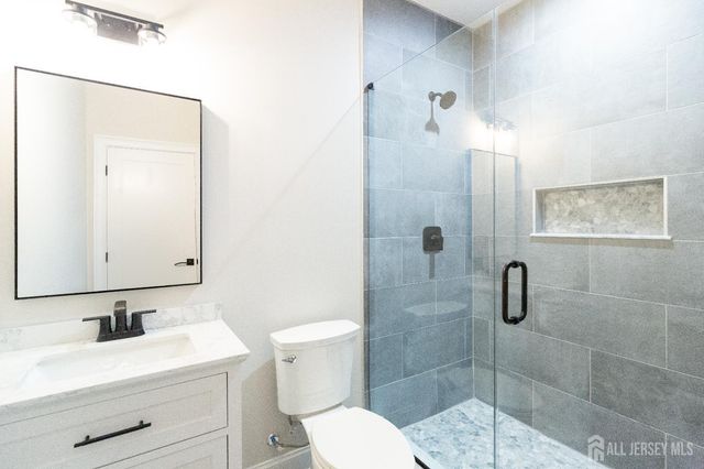 7 Altamont Road, Edison, NJ 08817