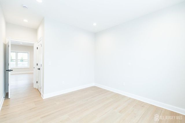 7 Altamont Road, Edison, NJ 08817