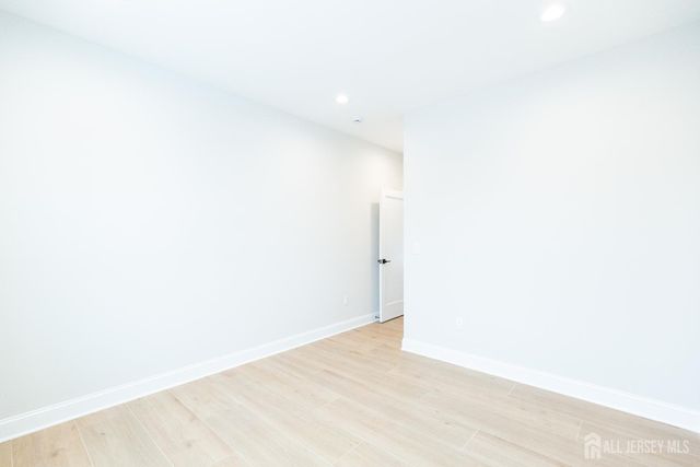 7 Altamont Road, Edison, NJ 08817